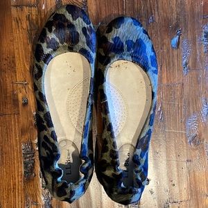 LL Bean leopard print calf flats size 9